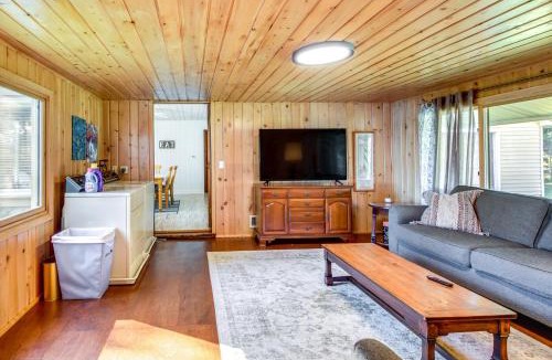 Emily House | Lakefront Minnesota Escape w/Fire Pit & Boat Dock