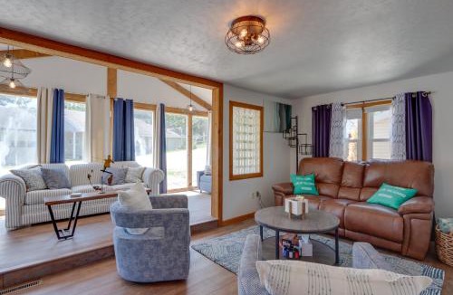 Roach House | Lakefront Missouri Vacation Rental w/Dock & Slip!