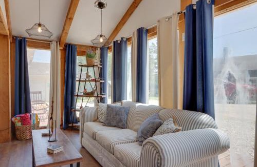 Roach House | Lakefront Missouri Vacation Rental w/Dock & Slip!