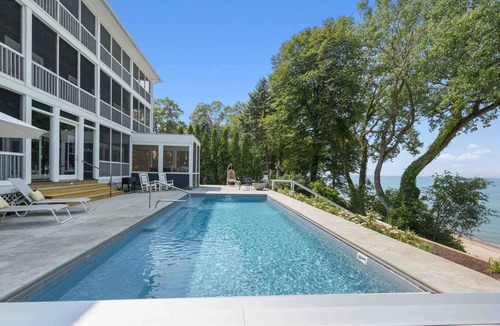 Union Pier House | Lakefront Modern Mansion With Heated Pool 9BR's On Private Sandy Beach