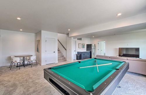 Stratford House | Lakefront Moses Lake Home w/Dock & Game Room!