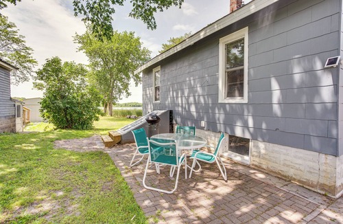 Mound House | Lakefront Mound Getaway: Near Snowmobiling Trails!