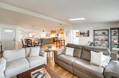 Clear Lake House | Lakefront Mount Vernon Home with Private Dock!