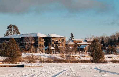 Lac Superieur Village House | Lakefront, Mountain View - 1 Bedroom Resort Suite