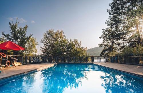Lac Superieur Village House | Lakefront Mountain View - Resort Loft