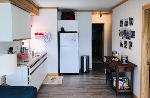 North Lake George Cottage | Lakefront Multifamily Retreat