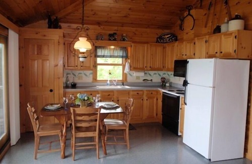 North Lake George Cottage | Lakefront Multifamily Retreat