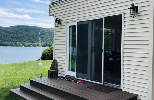 North Lake George Cottage | Lakefront Multifamily Retreat