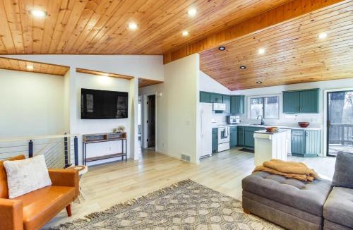 Lake Shore House | Lakefront Nisswa Home w/Deck & Screened Porch