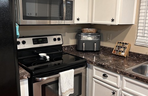 The Lakes House | Lakefront Oasis - 3BR 2BA + Coffee Bar + Screened Lanai
