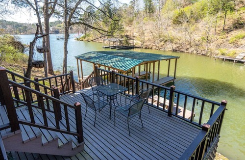 Jones Mills House | Lakefront Oasis: 4BR, Boat Dock