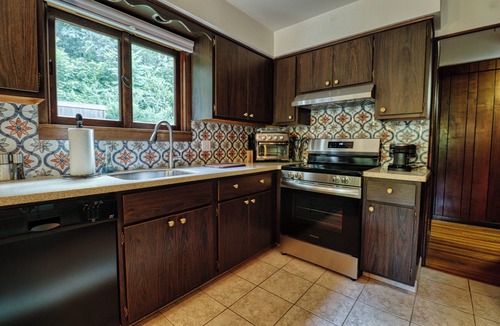 New Milford House | Lakefront Oasis - Kayaks - Hot Tub - Fire Pit