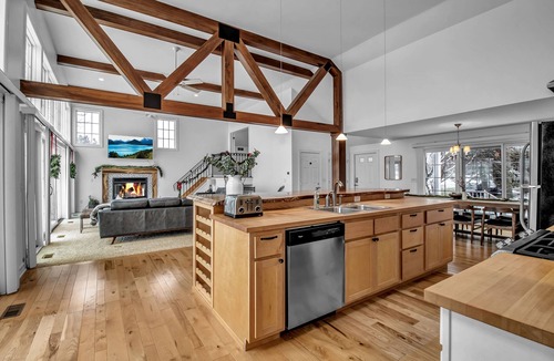 Wilson House | Lakefront Oasis near Lewiston & Niagara Falls