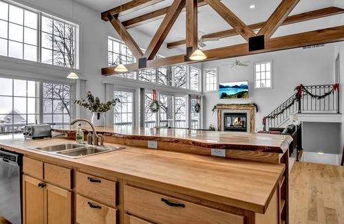 Wilson House | Lakefront Oasis near Lewiston & Niagara Falls