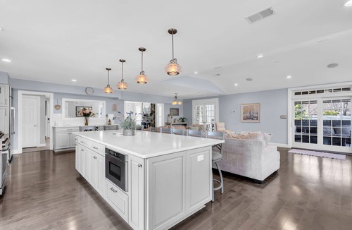 Toms River House | Lakefront Oasis Near the Beach