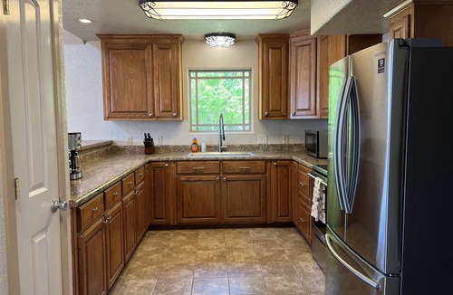 Larue Cottage | Lakefront Oasis with Private Boat Dock on Lake Palestine