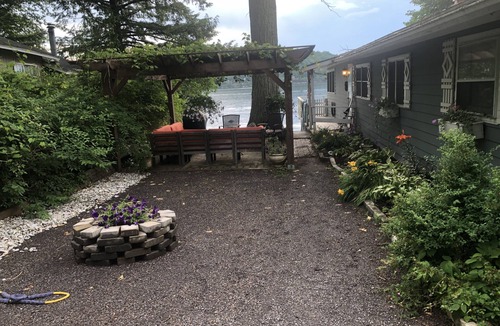 Bomoseen Cottage | Lakefront oasis with amazing sunsets