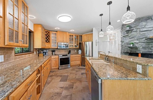 Saunders Lake House | Lakefront Octagon Hot Tub Wine Bar Game Room
