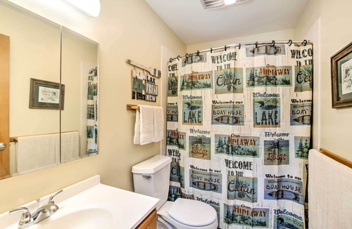 Lacey House | Lakefront Olympia Home w/ Private Dock + Views!