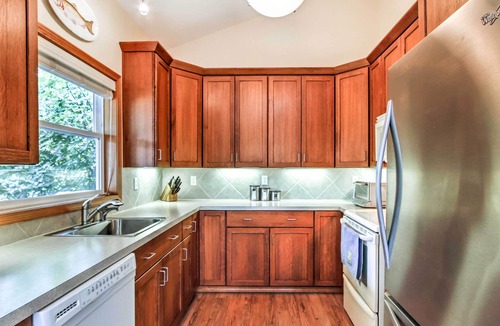 Lacey House | Lakefront Olympia Home w/ Private Dock + Views!