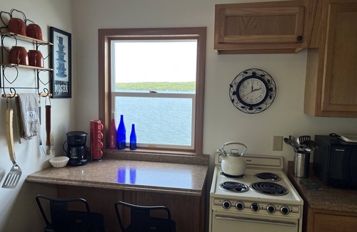 Trumansburg Cottage | Lakefront on Cayuga Lake – 20% Off May Midweek Stays