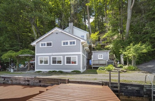 Trumansburg Cottage | Lakefront on Cayuga Lake – 20% Off May Midweek Stays