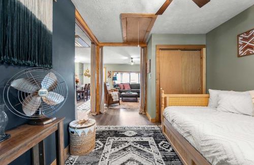 Clanton House | Lakefront on Lake Mitchell!