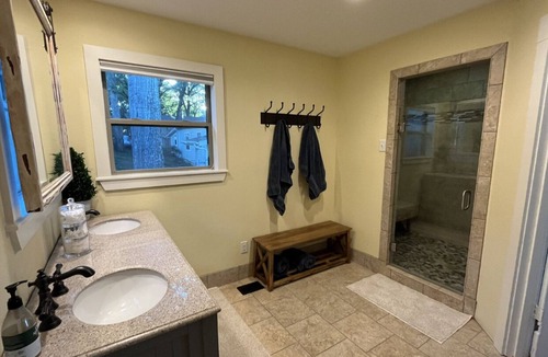 Malakoff House | Lakefront on open water w/fire pit, boat dock/party deck, paddle boards & kayak