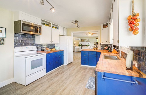 Oroville House | Lakefront Oroville Paradise: Private Beach & Dock!