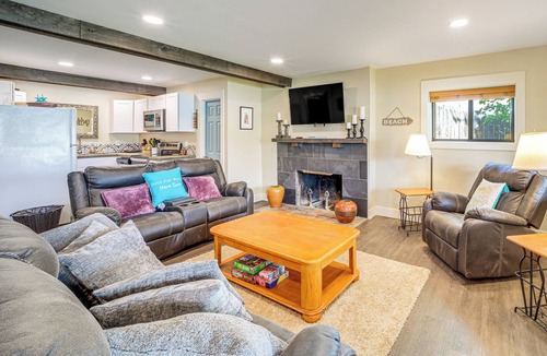 Oroville House | Lakefront Oroville Paradise: Private Beach & Dock!