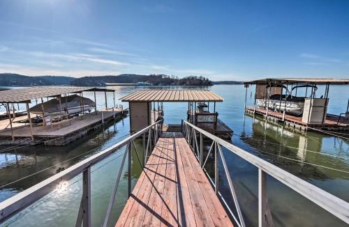 Linn Creek House | Lakefront Ozarks Home: Deck + Boat Dock!