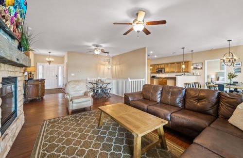 Lake of the Ozarks House | Lakefront Ozarks Home Tiki Bar, Pool, Deck, Views