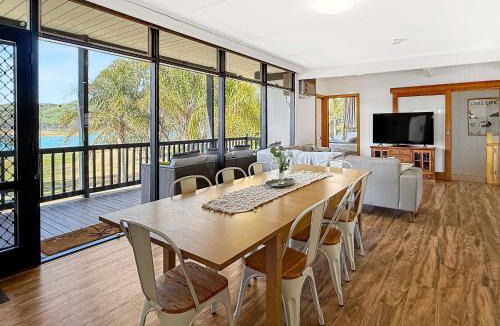 Bonnie Doon House | Lakefront Palms