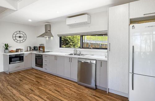 Bonnie Doon House | Lakefront Palms