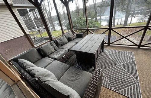 White Mills House | Lakefront Paradise near everything!