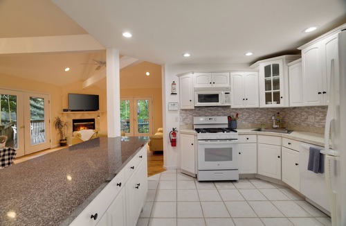 Rowland House | Lakefront Paradise with Private Dock, Soaking Tub & Eagle Views