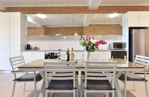 Lake Munmorah House | Lakefront peaceful house with Fireplace