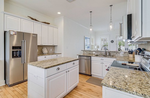 Cinnamon Shore House | Lakefront, Pet-Friendly, Beach Home w/Large Backyard+Loft & Resort Amenities