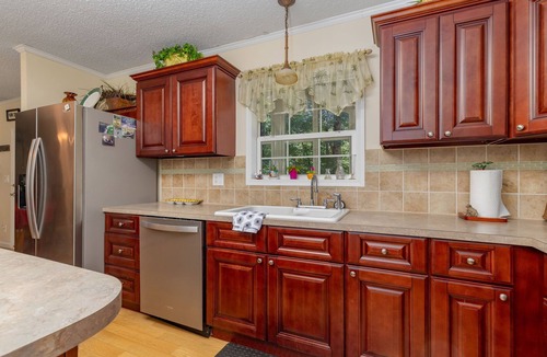 Wise House | Lakefront, Pet Friendly, Dock, Fireplace, Kayak, Cornhole, Grill