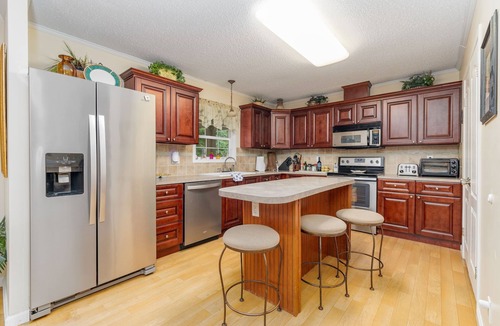 Wise House | Lakefront, Pet Friendly, Dock, Fireplace, Kayak, Cornhole, Grill