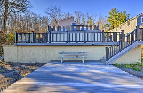 Kingsley House | Lakefront Poconos Escape w/Dock, Decks & Grill!