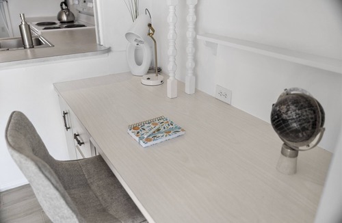 Venice Gardens House | Lakefront Pool Home-Venice, FL