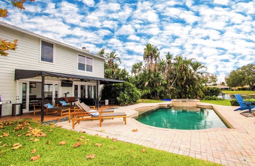 Carrollwood House | Lakefront Pool Home w/Game Room, Epic View, Kayaking