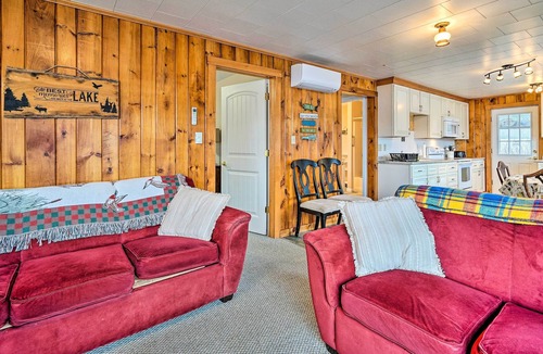 Poultney Cottage | Lakefront Poultney Cottage w/ Deck + Views!