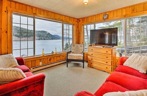Poultney Cottage | Lakefront Poultney Cottage w/ Deck + Views!