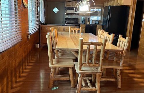 Flemington House | LAKEFRONT PREMIER rustic cabin on quiet cove, west side of Pomme de Terre Lake