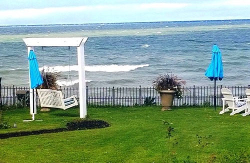 Ripley Cottage | LAKEFRONT PRIVACY ON SUNSET COVE