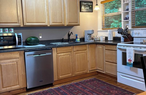 Lake Lure Cabin | Lakefront-Private Cozy Cottage with Beautiful Views Directly on Lake Lure!