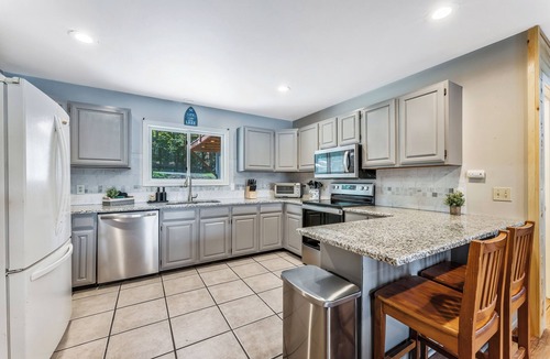 Tobyhanna House | Lakefront! Private Dock, Hot Tub, Kayaks, Fire Pit, Pool, Games