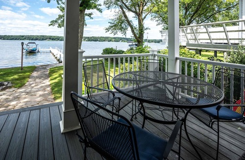 Delavan Lake House | Lakefront, Private Dock, Pet Friendly, Fire Pit
